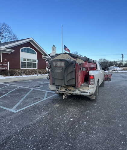 Straight Salting of Parking Lots & Roadways