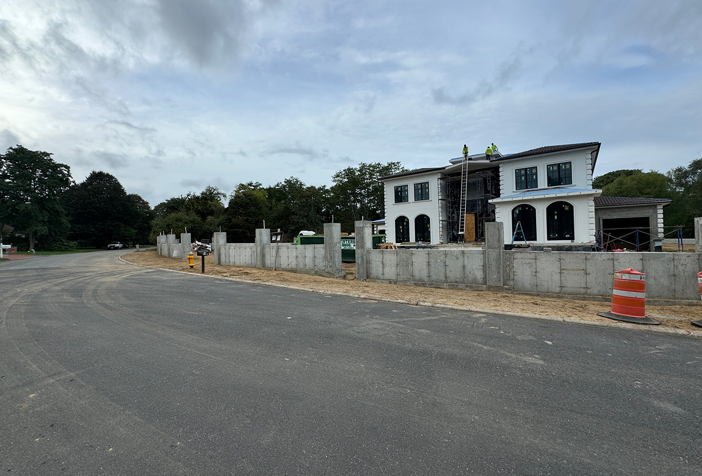 East Marion - photo 5